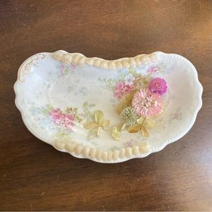 Trinket, medium sized dish - toothy art, dried flower art